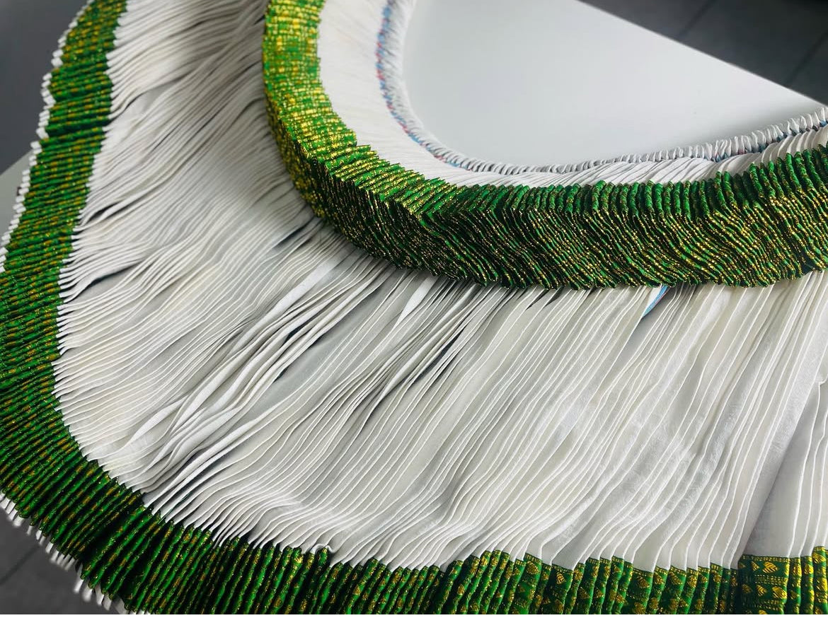 White/Green Ribbon Xibelani