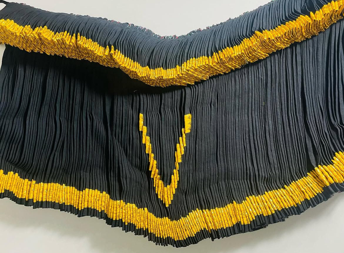 Rental Xibelani : Black and Gold Ribbon Xibelani