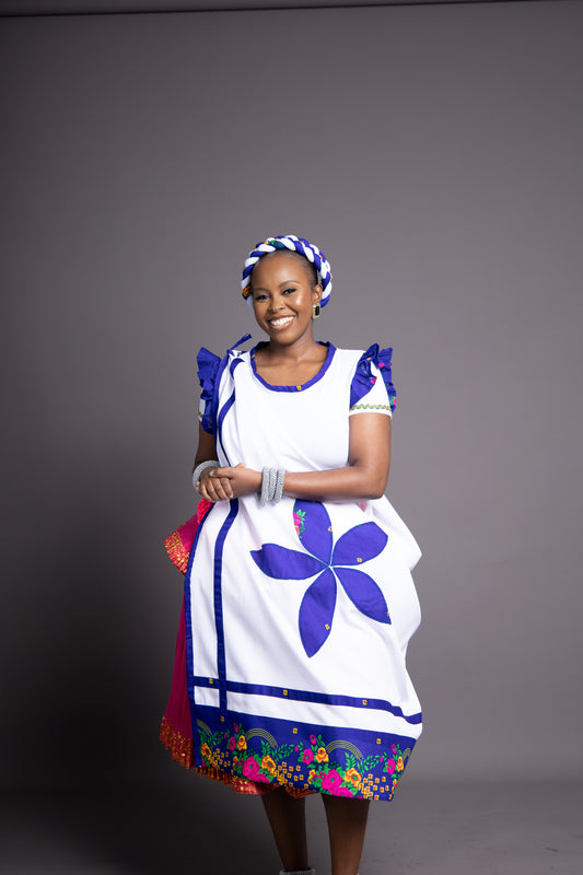 Ncheka : Floral Blue & White